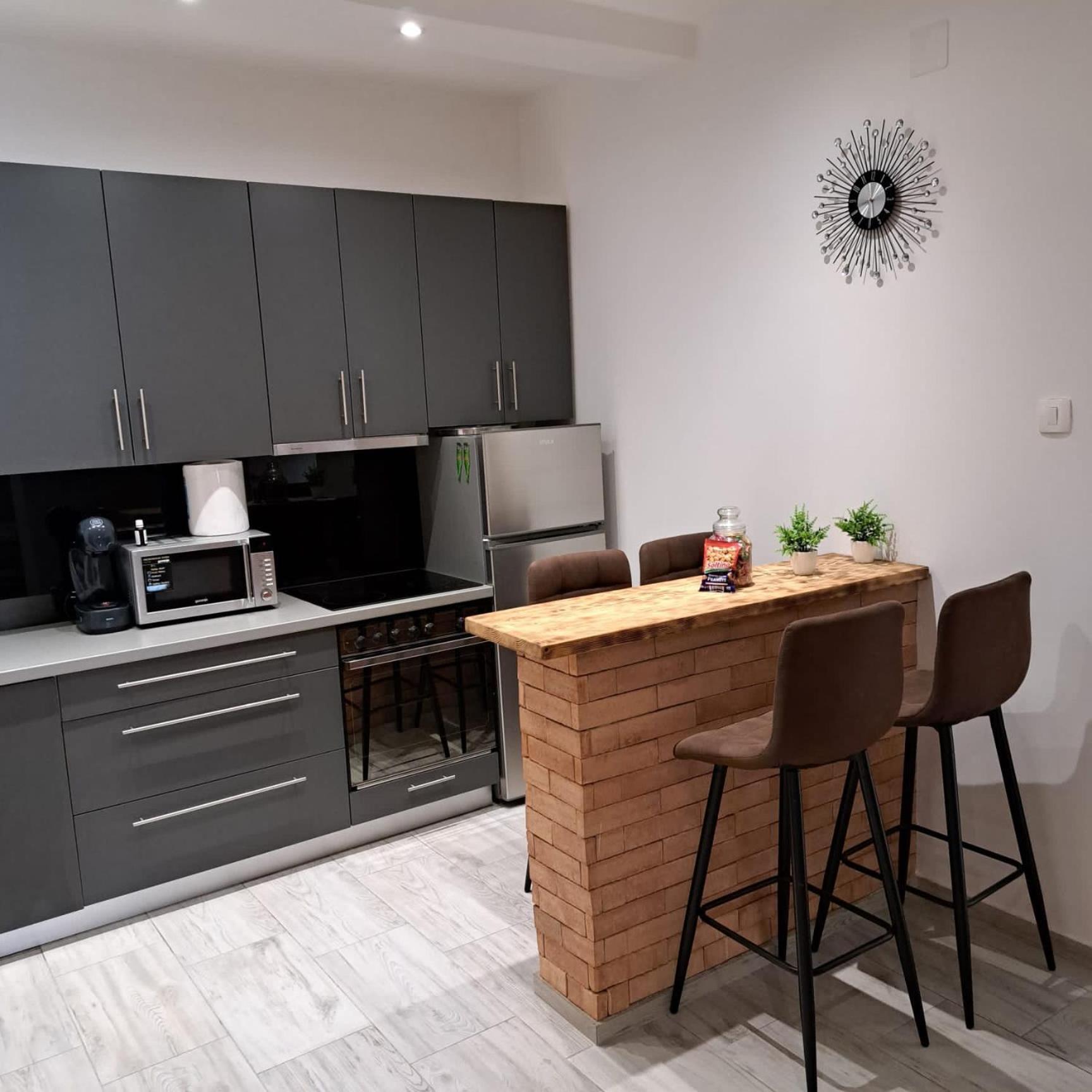 Iva Apartman Sa Bazenom Donji Zemunik Exterior photo